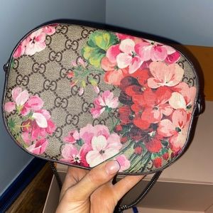 GUCCI BLOOM CROSS BODY BAG